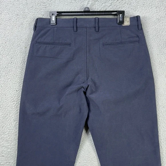 J Crew 770 Mens Straight Pants 32X30 Navy Blue Flat Front Performance Tech NEW